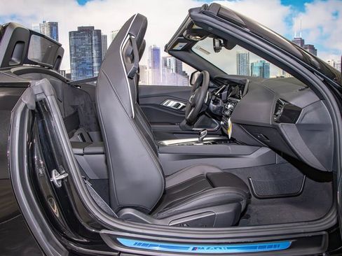 New 2026 BMW Z4 M40i w/ Shadowloine Package image 23