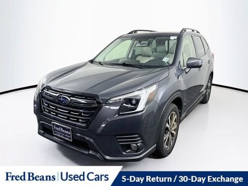 Used 2022 Subaru Forester Limited AWD/4WD image 3