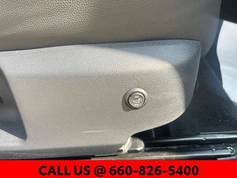 Used 2025 Toyota Camry SE FWD image 8