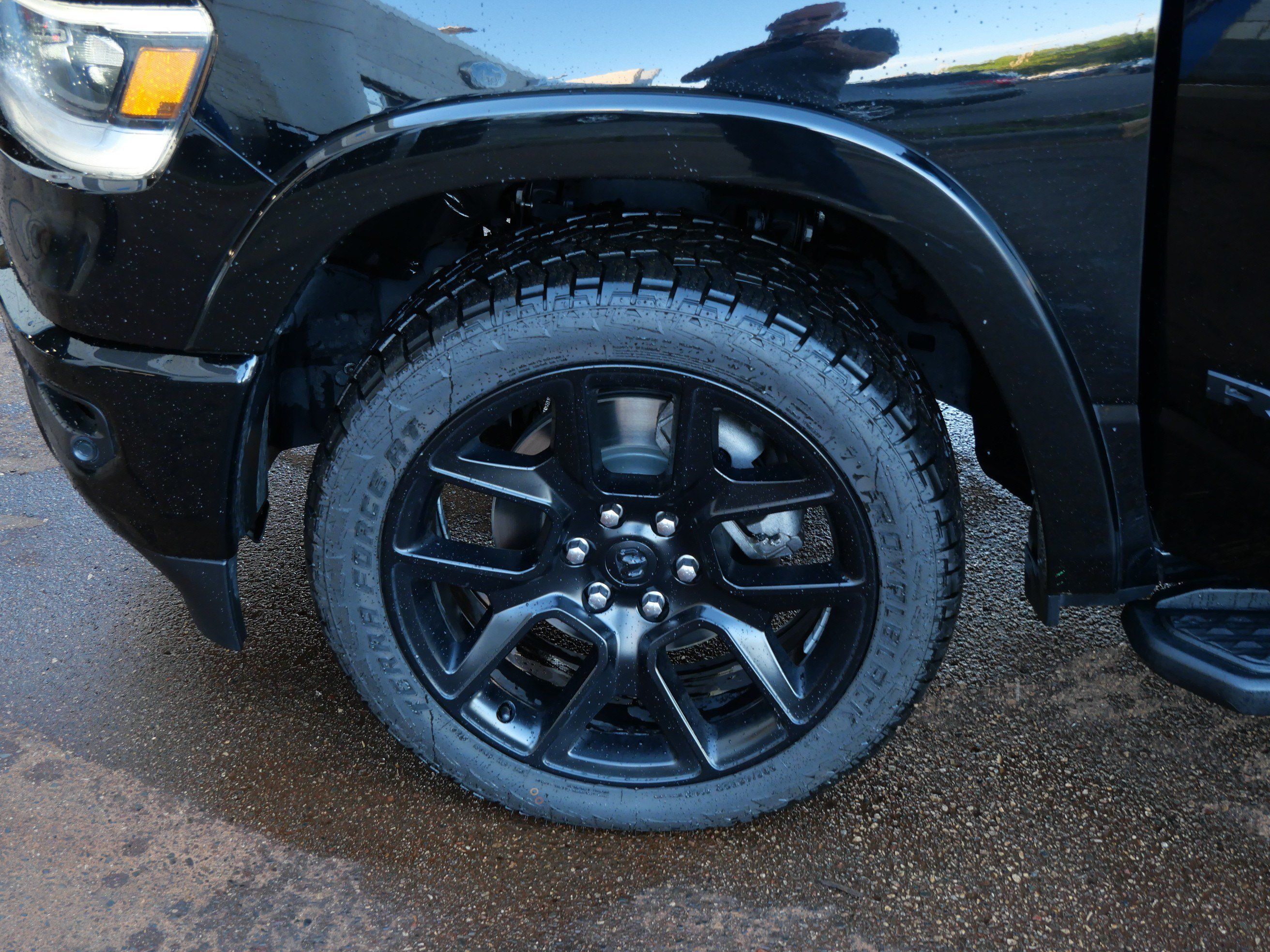 Used 2022 RAM 1500 Laramie AWD/4WD image 15