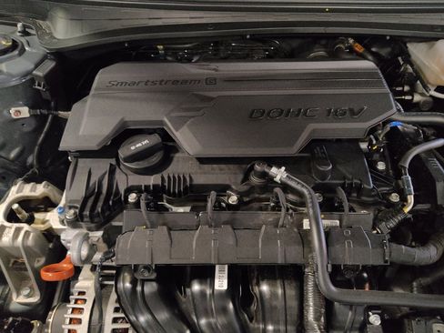 Used 2023 Hyundai Elantra SE FWD image 30