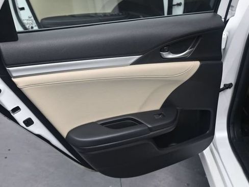 Used 2019 Honda Civic EX-L image 18
