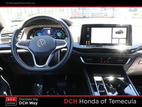 Used 2024 Volkswagen Atlas SE FWD image 8