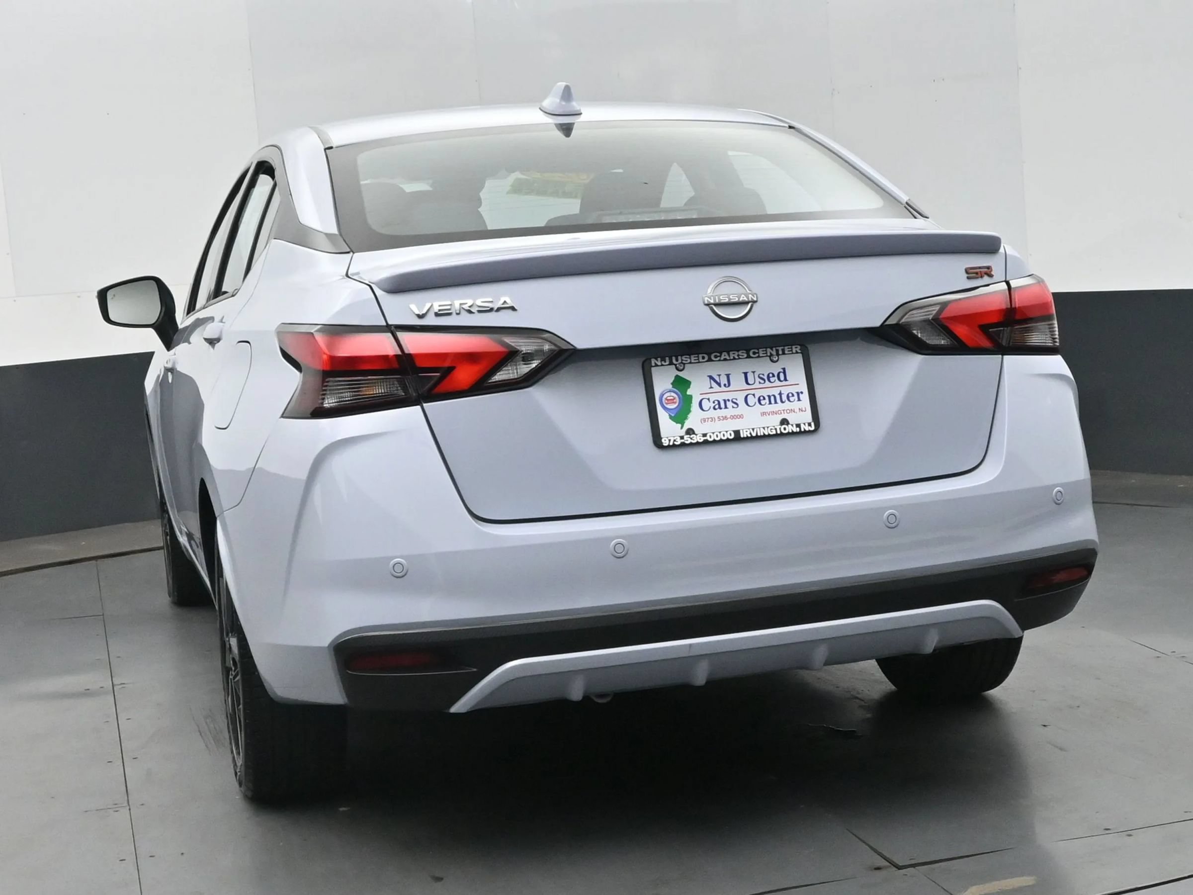 Used 2025 Nissan Versa SR FWD image 6