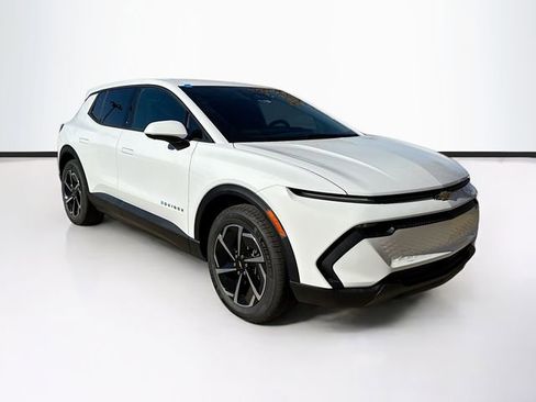 New 2026 Chevrolet Equinox EV LT image 3