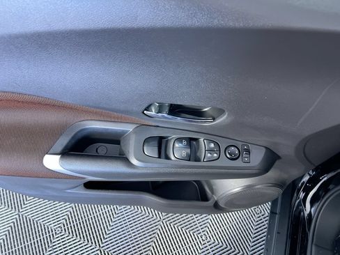 Used 2024 Nissan Kicks SR FWD image 14
