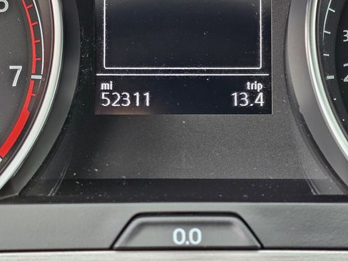 Used 2017 Volkswagen Golf S image 6