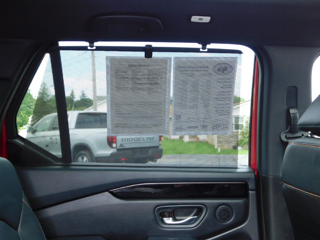 Used 2023 Honda Pilot TrailSport image 23