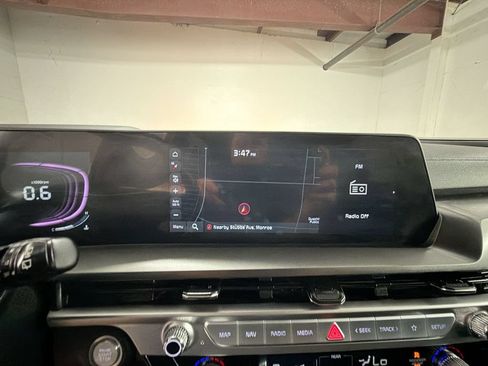 Used 2024 Kia Telluride S w/ S Sunroof Package FWD image 14