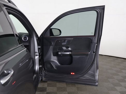 Used 2023 Mercedes-Benz GLB 250 w/ AMG Line image 19