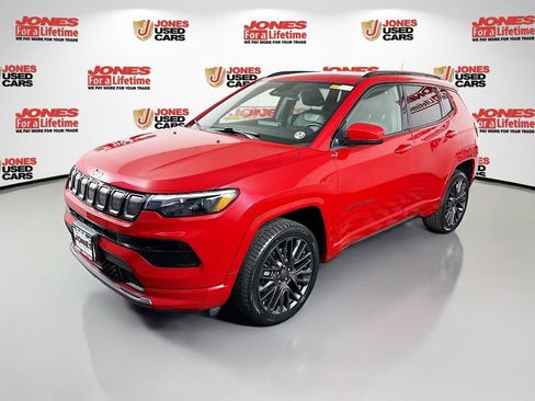 Used 2022 Jeep Compass Limited w/ (RED) Package AWD/4WD image 15