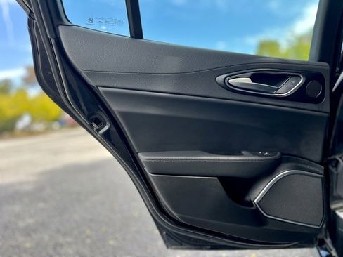 Used 2022 Alfa Romeo Giulia Sprint image 17