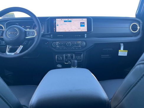 New 2026 Jeep Wrangler Unlimited Sahara AWD/4WD image 3