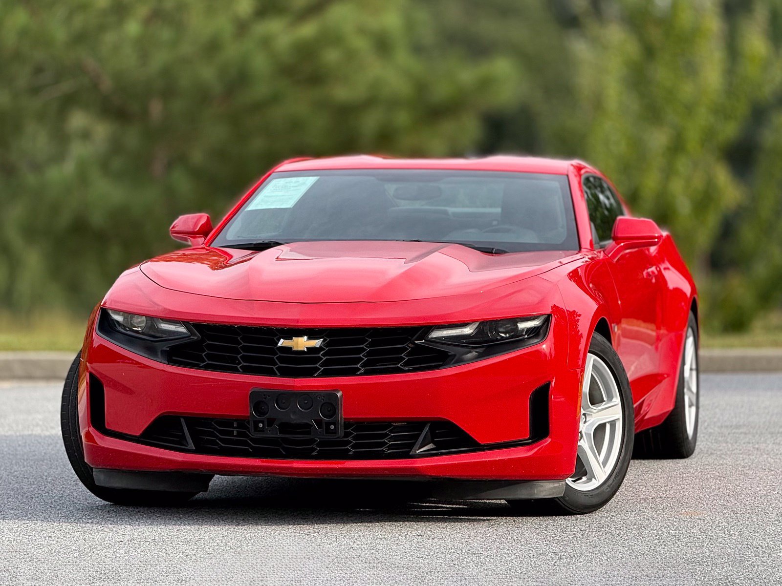 Used 2020 Chevrolet Camaro LT w/ Technology Package RWD image 2