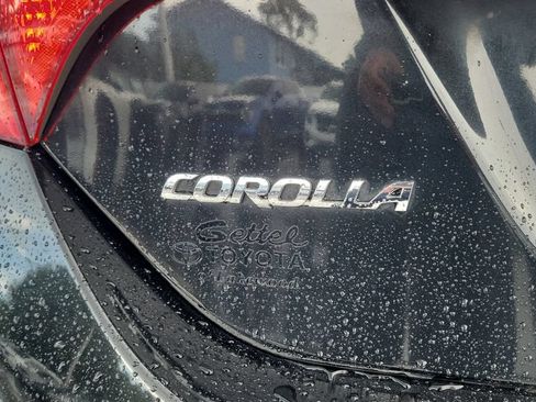 Used 2017 Toyota Corolla SE FWD image 8