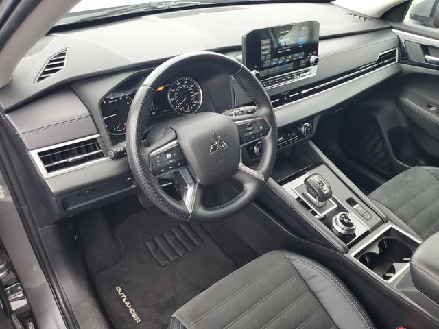 Used 2023 Mitsubishi Outlander SE FWD image 6