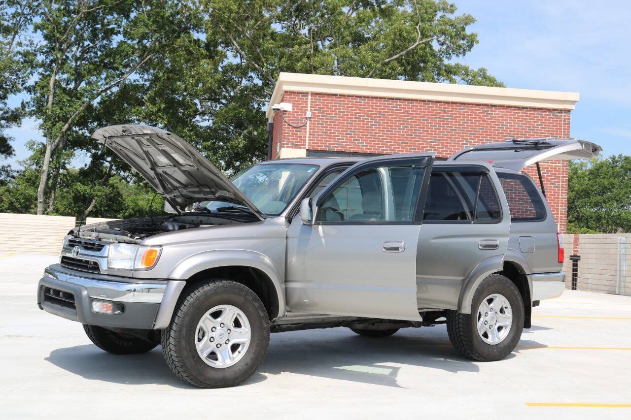 Used 2002 Toyota 4Runner SR5 AWD/4WD image 68