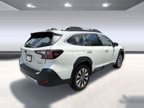 Used 2025 Subaru Outback Touring w/ Popular Package #2 AWD/4WD image 9