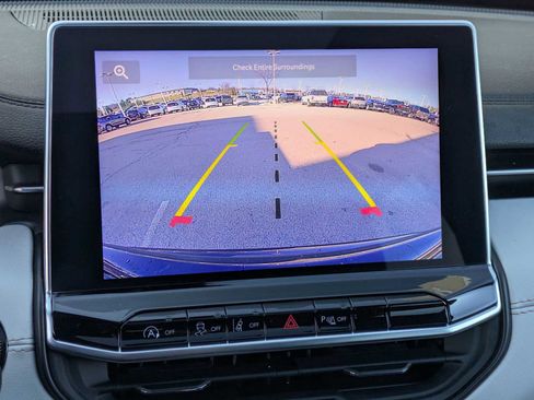 Used 2025 Jeep Compass Limited w/ Sun & Sound Group image 29