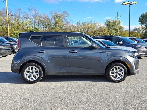 Used 2023 Kia Soul LX w/ Option Group 015 image 7
