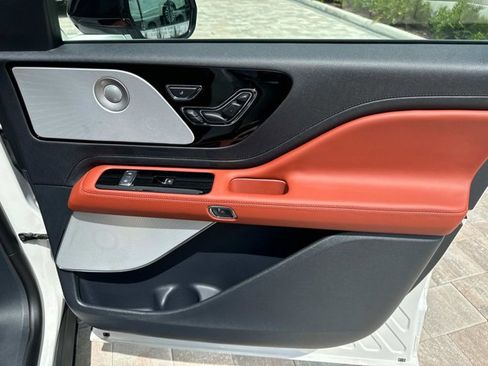 New 2025 Lincoln Aviator Reserve w/ Equipment Group 201A image 17