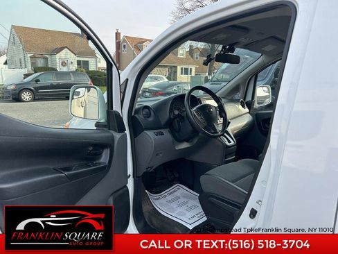Used 2021 Nissan NV200 SV w/ Sliding Door Glass Package image 17