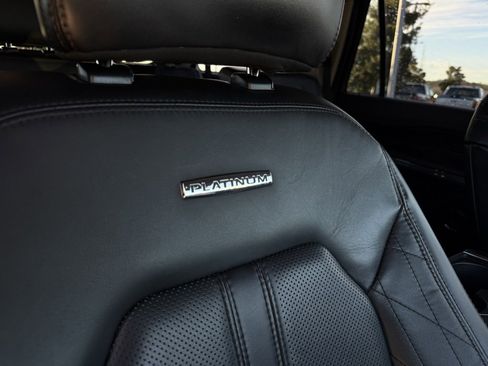 Used 2019 Ford Expedition Max Platinum image 31