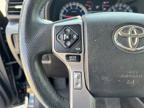 Used 2014 Toyota 4Runner SR5 image 17