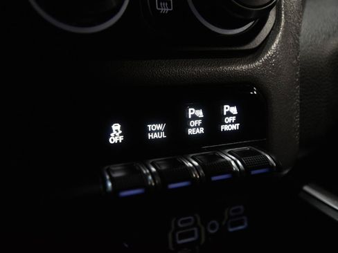 Used 2019 RAM 1500 Big Horn AWD/4WD image 30