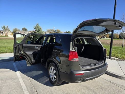 Used 2011 Kia Sorento LX image 21
