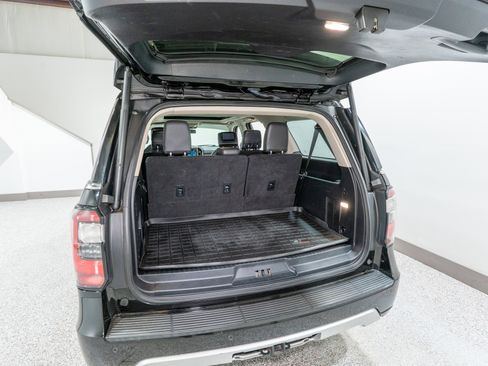 Used 2018 Ford Expedition Max Platinum image 37