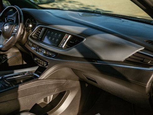 Used 2022 Buick Enclave Essence w/ Sport Touring Edition image 11