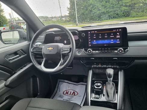 Used 2023 Chevrolet Colorado LT w/ LT Convenience Package AWD/4WD image 14
