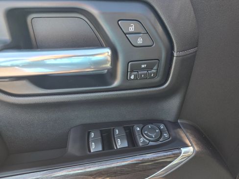 Used 2020 Chevrolet Silverado 1500 LTZ w/ LTZ Premium Package AWD/4WD image 27