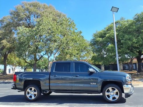 Used 2018 Chevrolet Silverado 1500 LT w/ Texas Edition RWD image 4