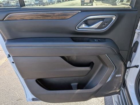 Used 2023 Chevrolet Suburban Premier RWD image 28