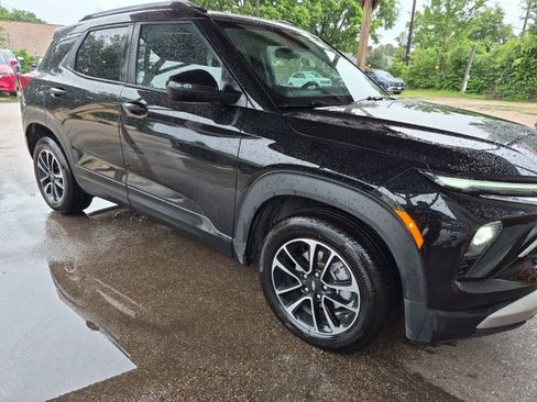 Used 2025 Chevrolet TrailBlazer LT AWD/4WD image 4