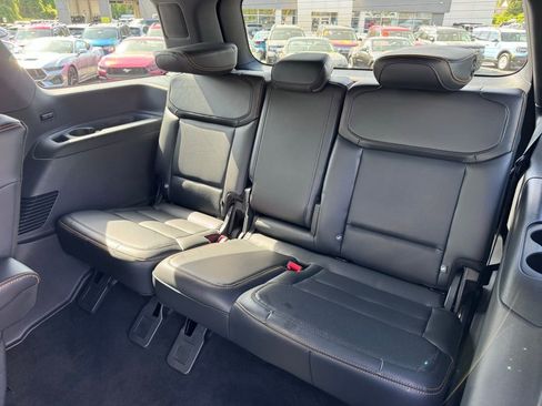 Used 2025 Ford Expedition Tremor image 36