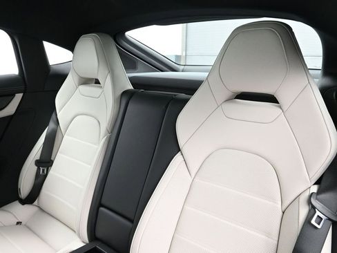 Used 2025 Porsche Panamera image 6