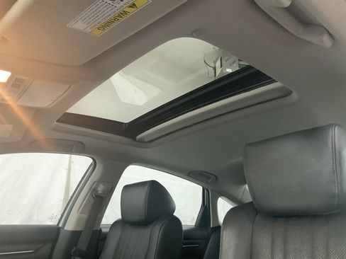 Used 2019 Honda Accord Touring image 16