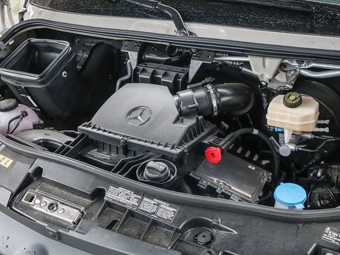 Used 2024 Mercedes-Benz Sprinter 2500 image 24