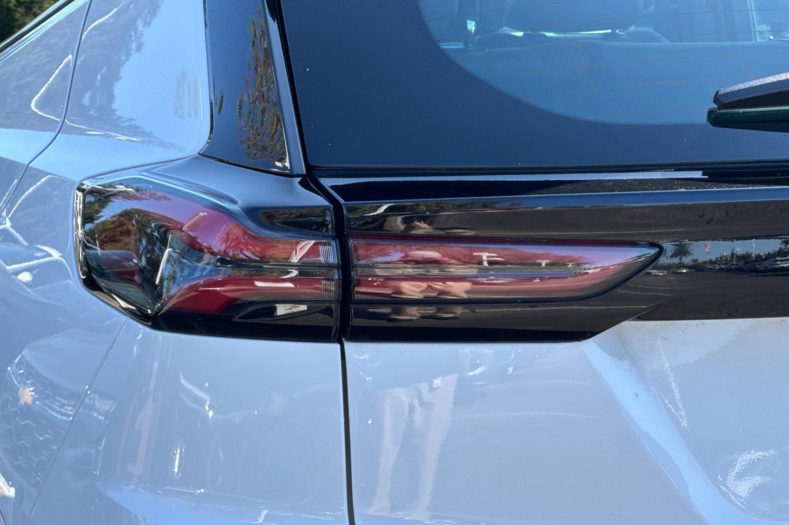 Used 2023 Chevrolet Bolt EUV LT FWD image 45
