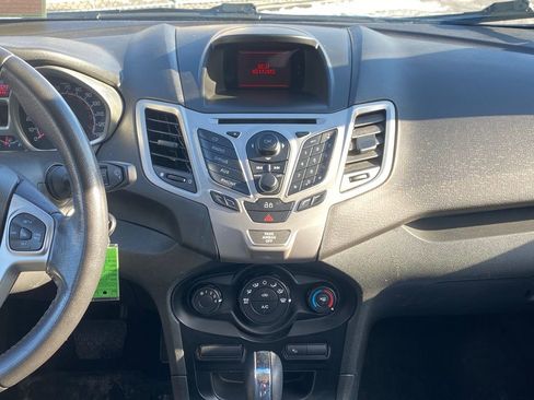 Used 2013 Ford Fiesta SE image 19