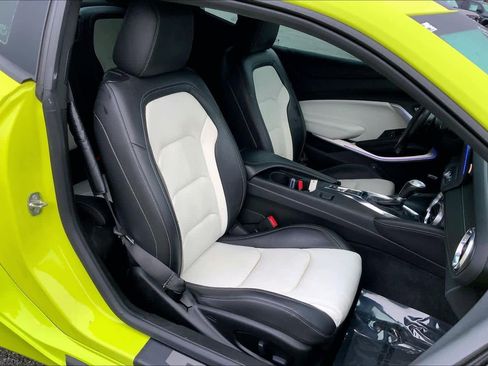 Used 2020 Chevrolet Camaro LT w/ RS Package image 7