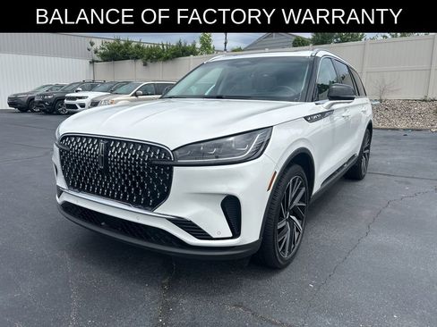 Used 2025 Lincoln Aviator Reserve w/ Equipment Group 201A AWD/4WD image 2
