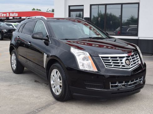 Used 2015 Cadillac SRX Luxury FWD image 2
