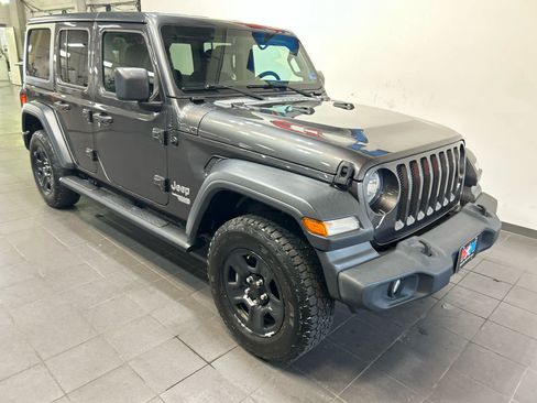 Used 2020 Jeep Wrangler Unlimited Sport AWD/4WD image 2