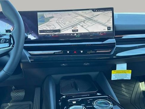 Certified 2025 BMW 530i w/ Premium Package RWD image 10