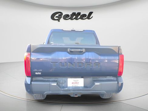 Used 2022 Toyota Tundra SR5 w/ SR5 Convenience Package AWD/4WD image 10