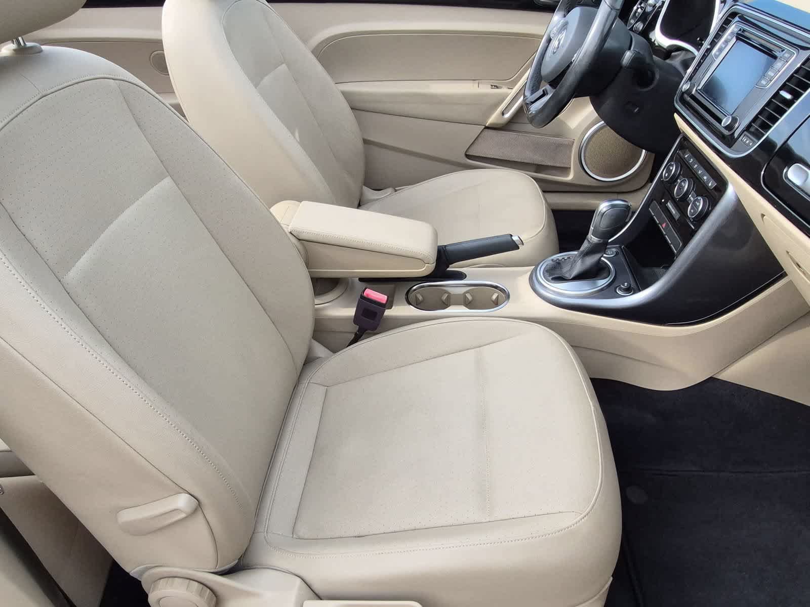 Used 2019 Volkswagen Beetle 2.0T SE FWD image 22